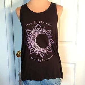 Fifthsun Graphic Tee NWOT